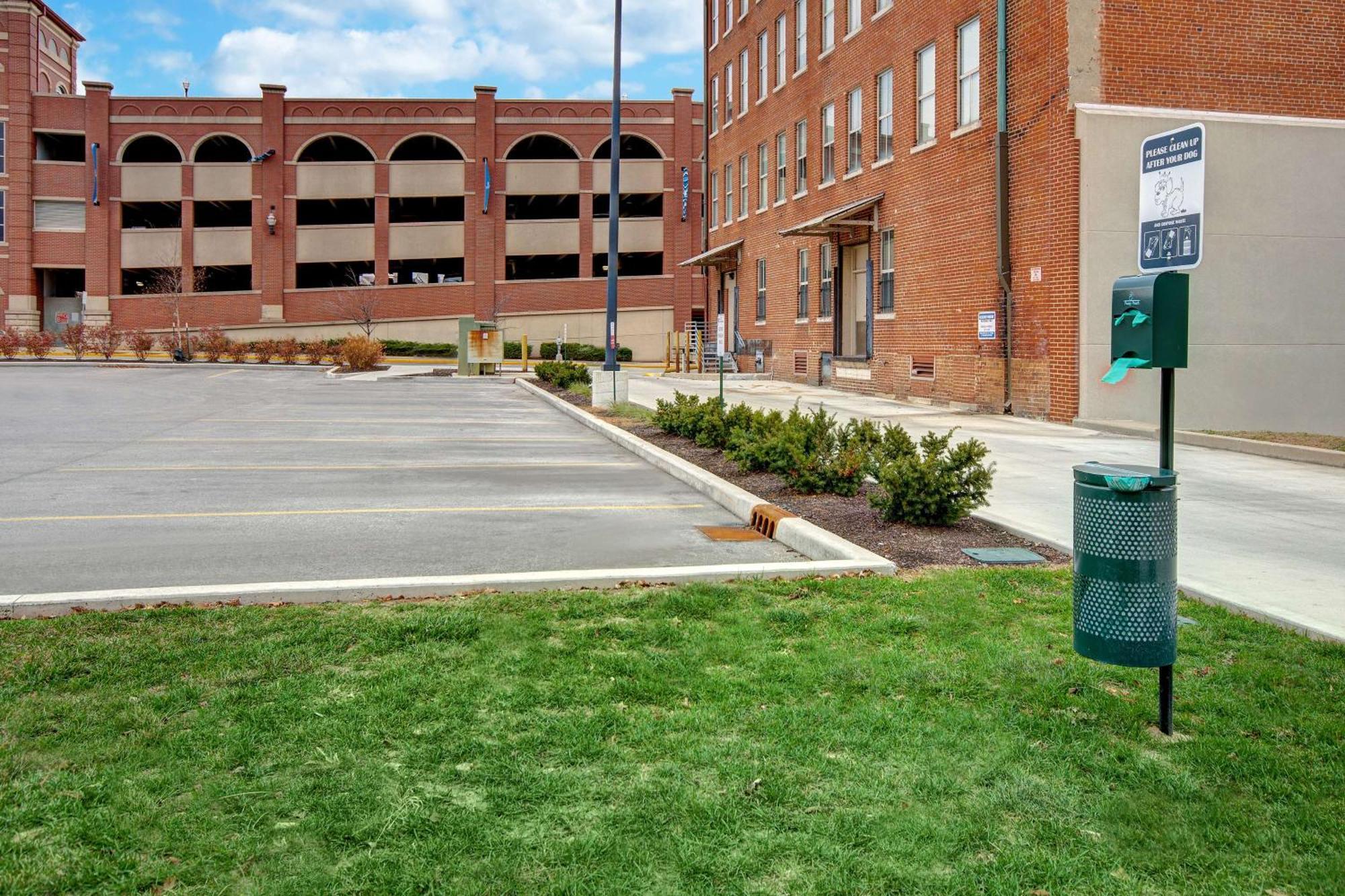 Hilton Garden Inn Terre Haute Extérieur photo